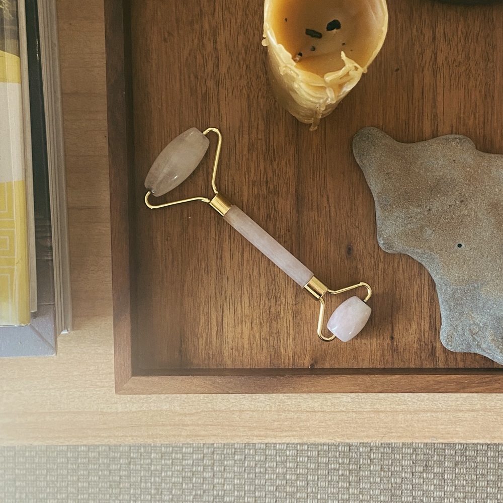 Rose quartz face roller